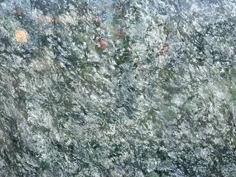 Vert d'Orezza — pierre verte de Corse, tranche de marbre vert